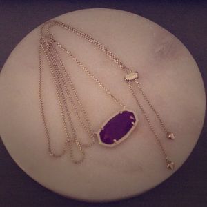 •Kendra Scott Necklace•